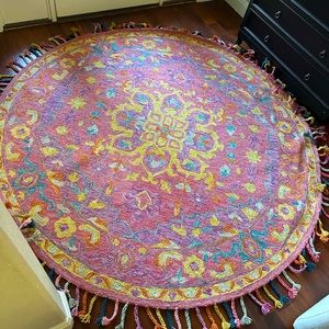 Safavieh 7x7 round rug, brand new.